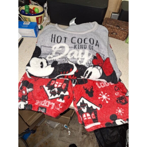 Disney Mickey & Minnie Mouse Hot Cocoa Kind Of Day Fleece Pajama set Size Med - Picture 3 of 4